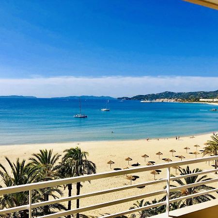 T3 Front De Mer Dernier Etage Vue Mer Petit Havre De Paix Pour Vos Vacances Emplacement Unique Vue Mer Panoramique A 180 Degres Pour Ce T3 En Face De La Plage Front De Mer Vue Sur Les Iles 5 Et Dernier Etage Avec Ascenseur Le Lavandou Luaran gambar