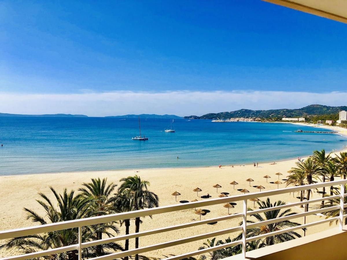 T3 Front De Mer Dernier Etage Vue Mer Petit Havre De Paix Pour Vos Vacances Emplacement Unique Vue Mer Panoramique A 180 Degres Pour Ce T3 En Face De La Plage Front De Mer Vue Sur Les Iles 5 Et Dernier Etage Avec Ascenseur Le Lavandou Luaran gambar