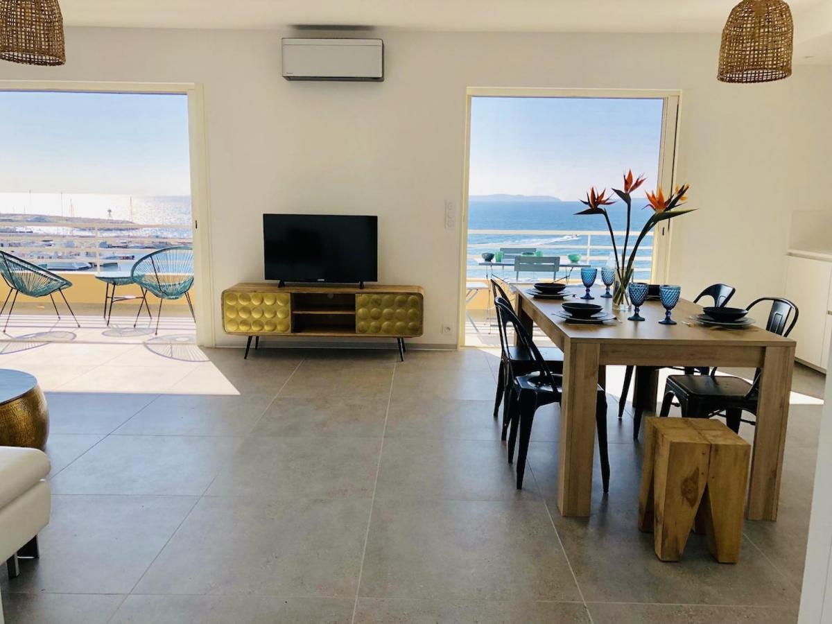 T3 Front De Mer Dernier Etage Vue Mer Petit Havre De Paix Pour Vos Vacances Emplacement Unique Vue Mer Panoramique A 180 Degres Pour Ce T3 En Face De La Plage Front De Mer Vue Sur Les Iles 5 Et Dernier Etage Avec Ascenseur Le Lavandou Luaran gambar