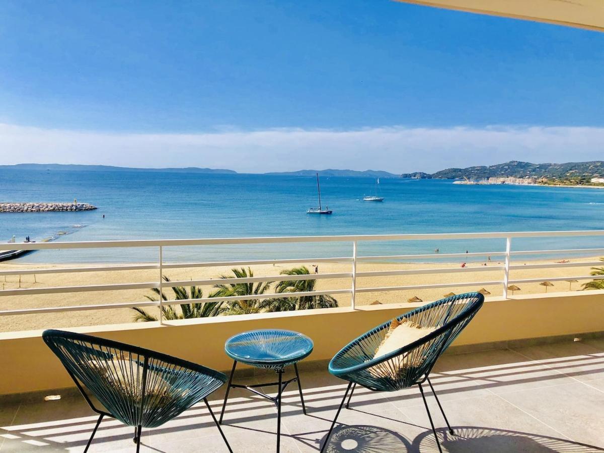 T3 Front De Mer Dernier Etage Vue Mer Petit Havre De Paix Pour Vos Vacances Emplacement Unique Vue Mer Panoramique A 180 Degres Pour Ce T3 En Face De La Plage Front De Mer Vue Sur Les Iles 5 Et Dernier Etage Avec Ascenseur Le Lavandou Luaran gambar